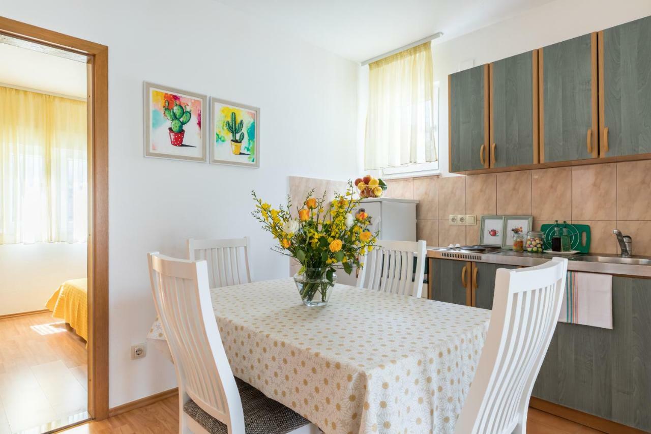 Apartments Rogulj Trogir Ngoại thất bức ảnh