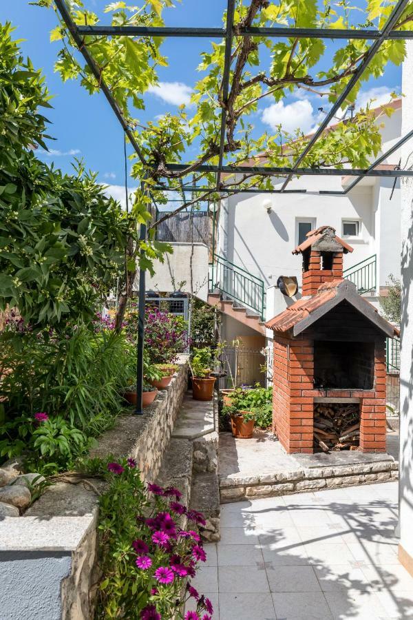 Apartments Rogulj Trogir Ngoại thất bức ảnh